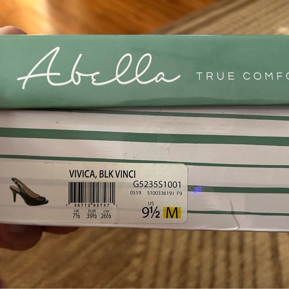 Abella size 9.5 - Picture 3 of 3